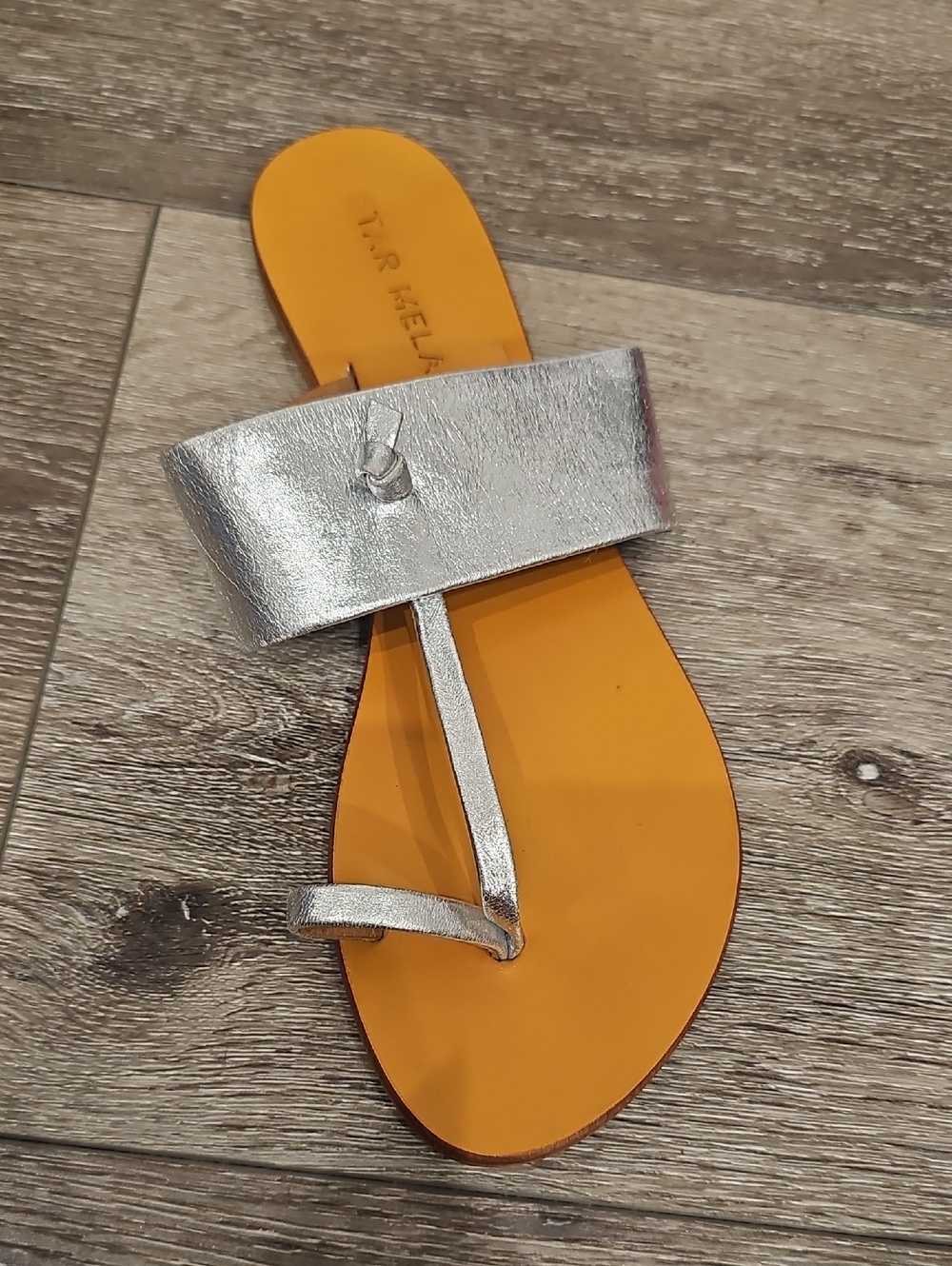 [LIKE NEW] Star Mela Silver Strap Toe-Loop Sandal with Tan Leather Footbed